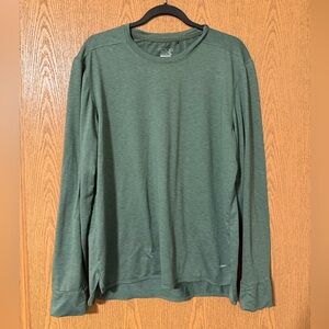 Women's Long-Sleeve Crew Neck Tee in Olive Green